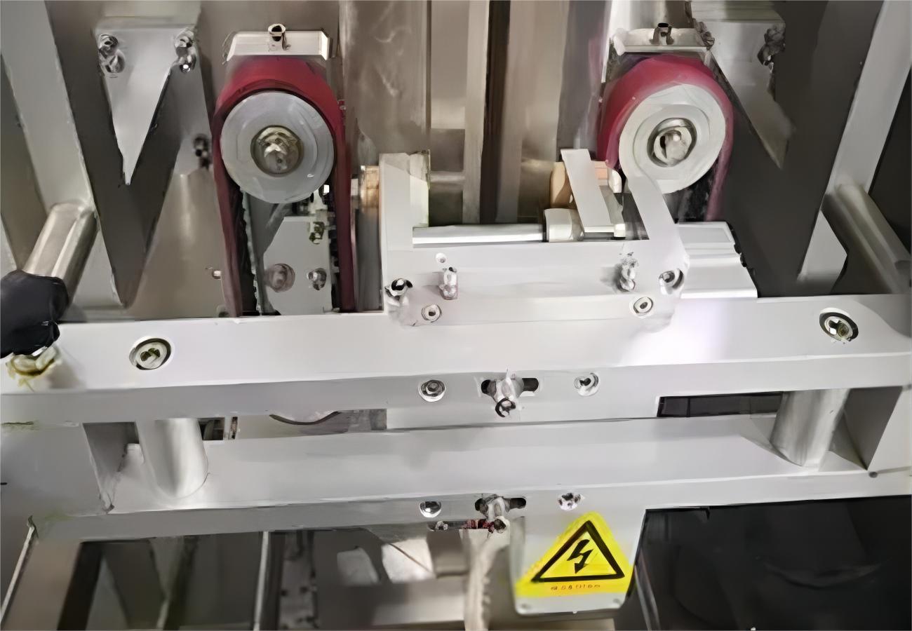 sealing and cutting device