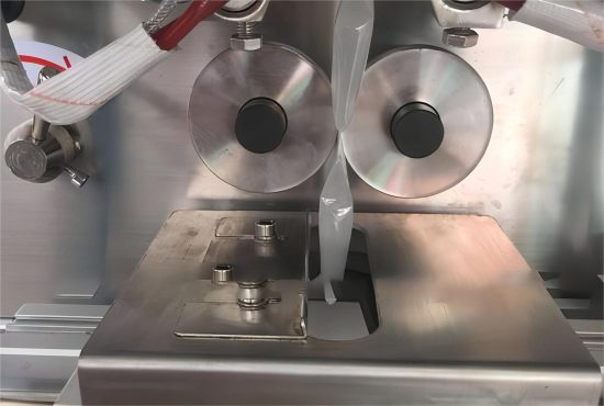 honey sachet packing machine detail1